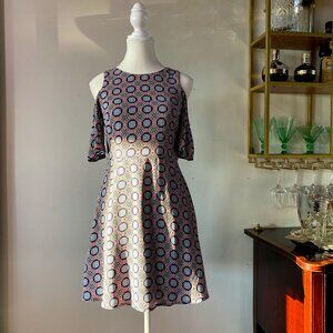 Size 0 Petite Banana Republic Multicolor Dress with Cold Shoulder Short Sleeves